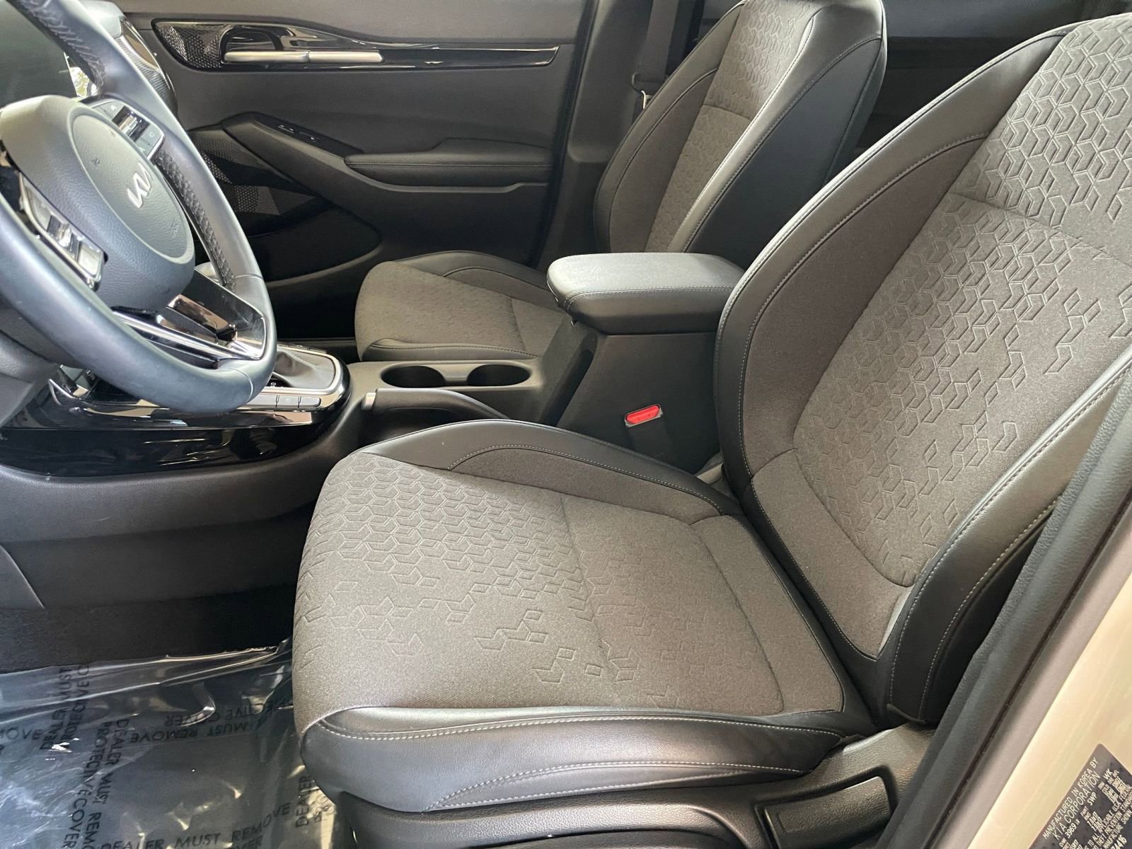 Used 2025 Kia Seltos S FWD image 28