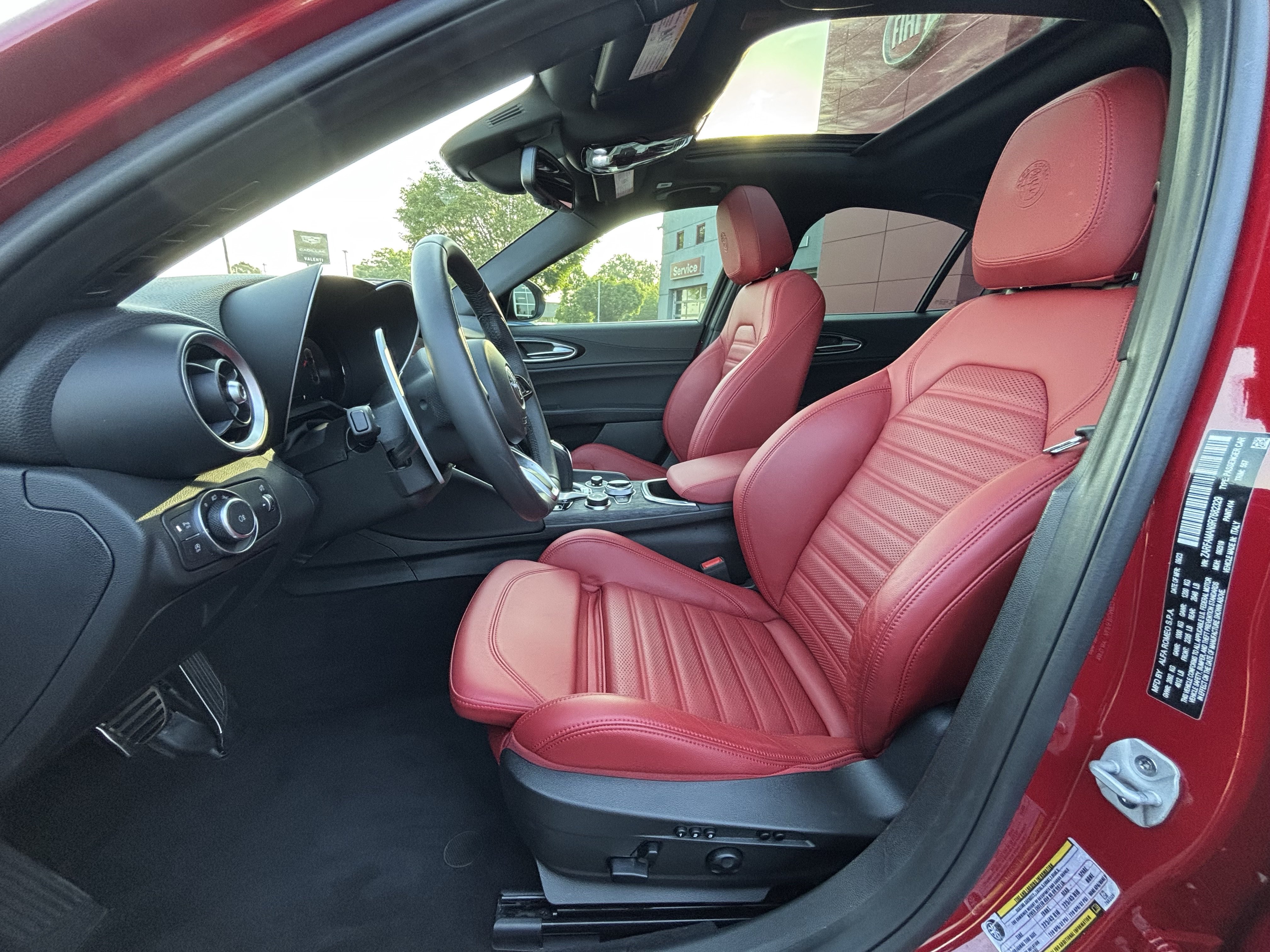 Certified 2024 Alfa Romeo Giulia Sprint RWD image 26