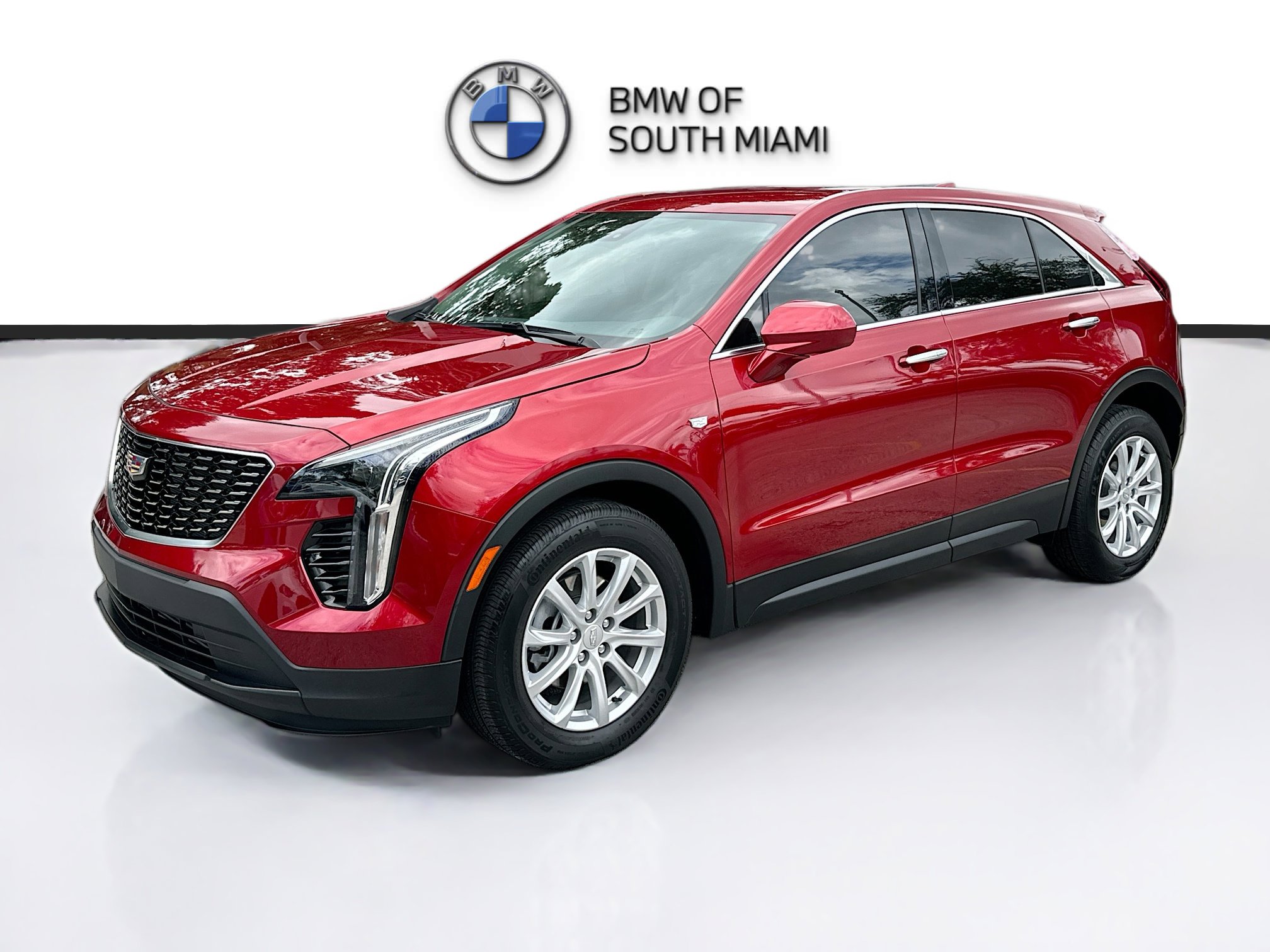 Used 2023 Cadillac XT4 Luxury w/ Driver Awareness Package image 3