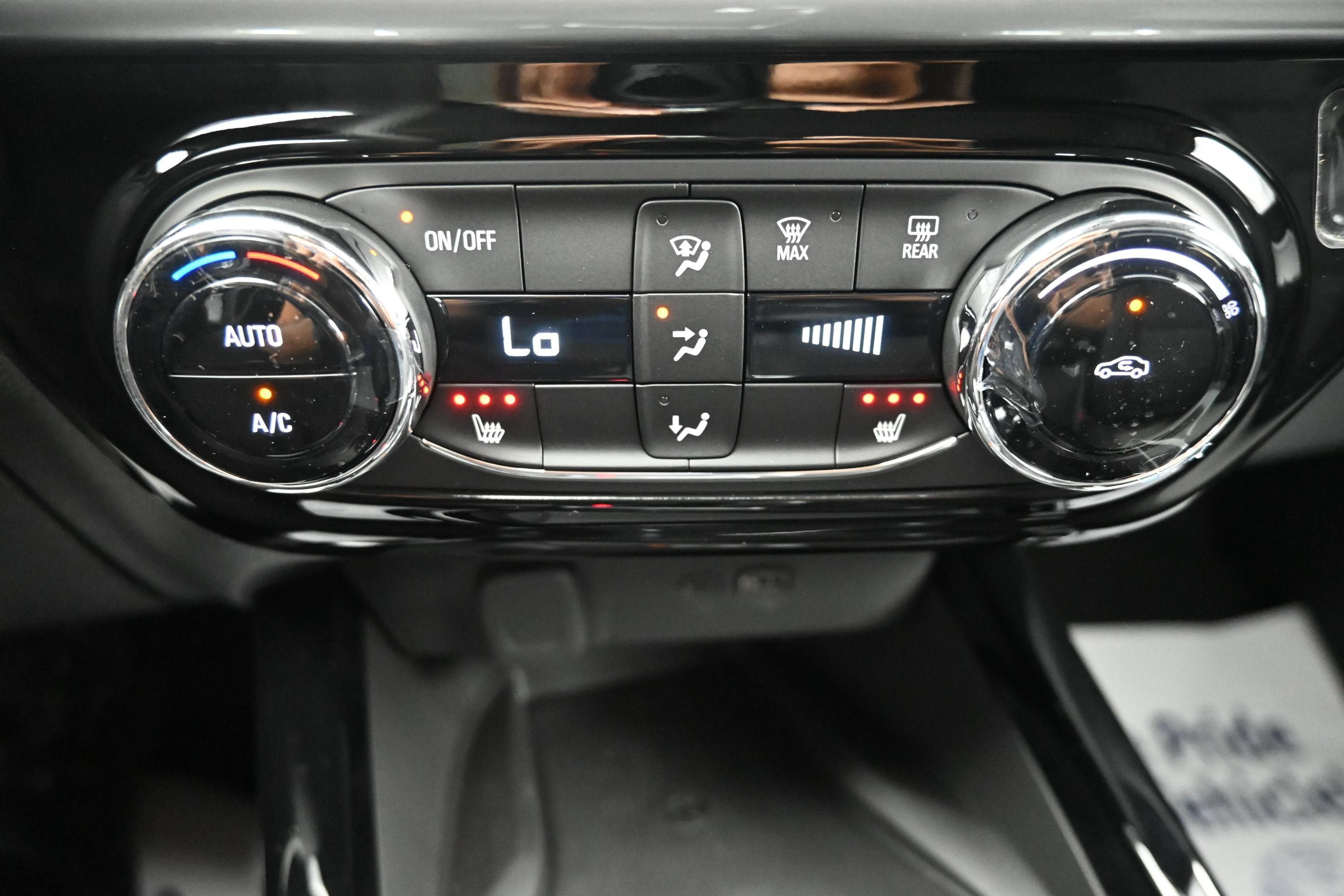 New 2026 Chevrolet Trax LT w/ Sunroof Package FWD image 17
