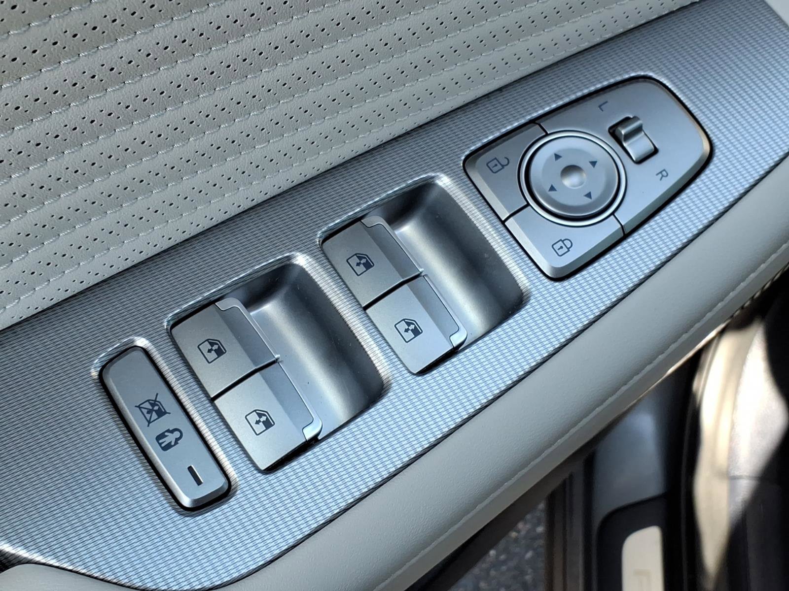 Used 2025 Hyundai Palisade Calligraphy image 11