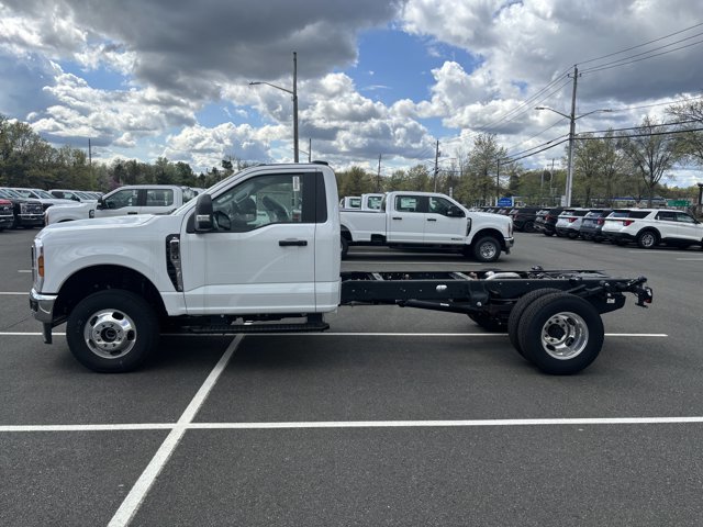 New 2026 Ford F350 XL w/ XL Chrome Package AWD/4WD image 3