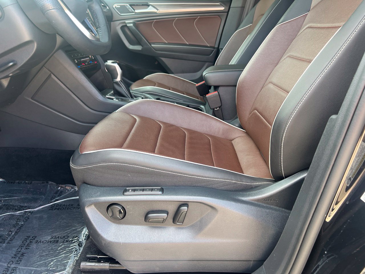 Used 2024 Volkswagen Tiguan SEL R-Line AWD/4WD image 17