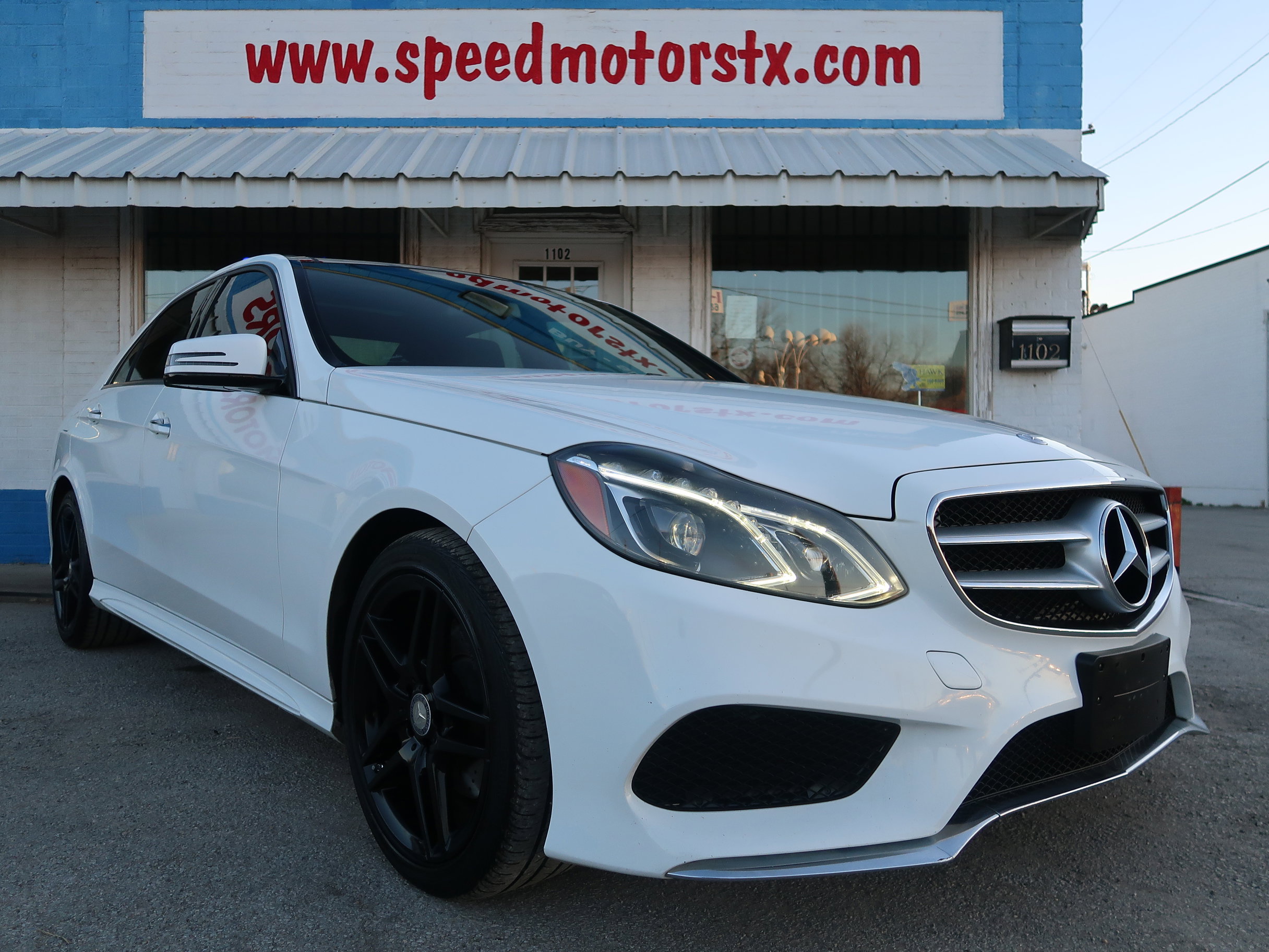 Used 2015 Mercedes-Benz E 400 4MATIC Sedan image 6