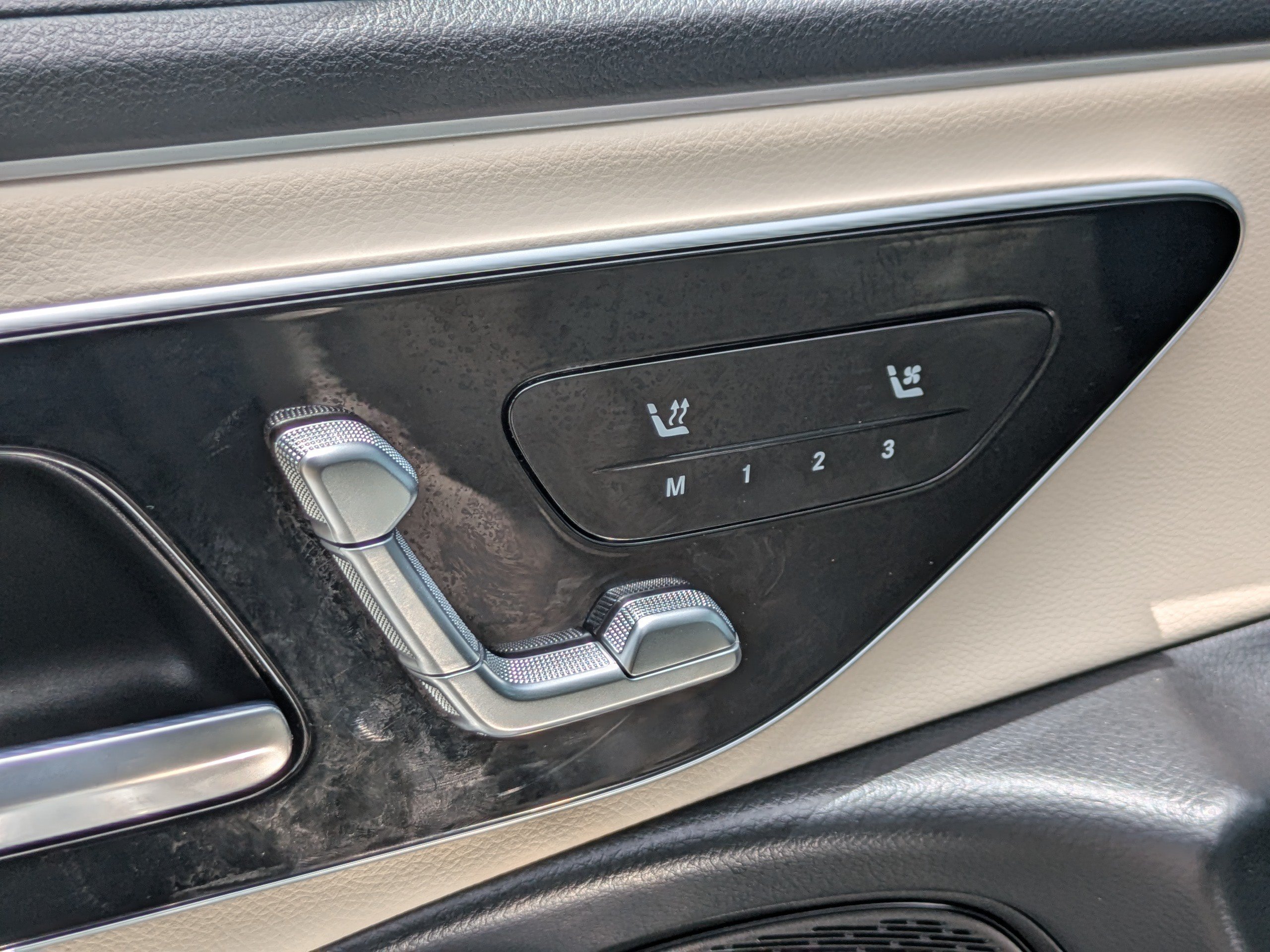 Used 2025 Mercedes-Benz E 350 4MATIC Sedan w/ Winter Package image 21
