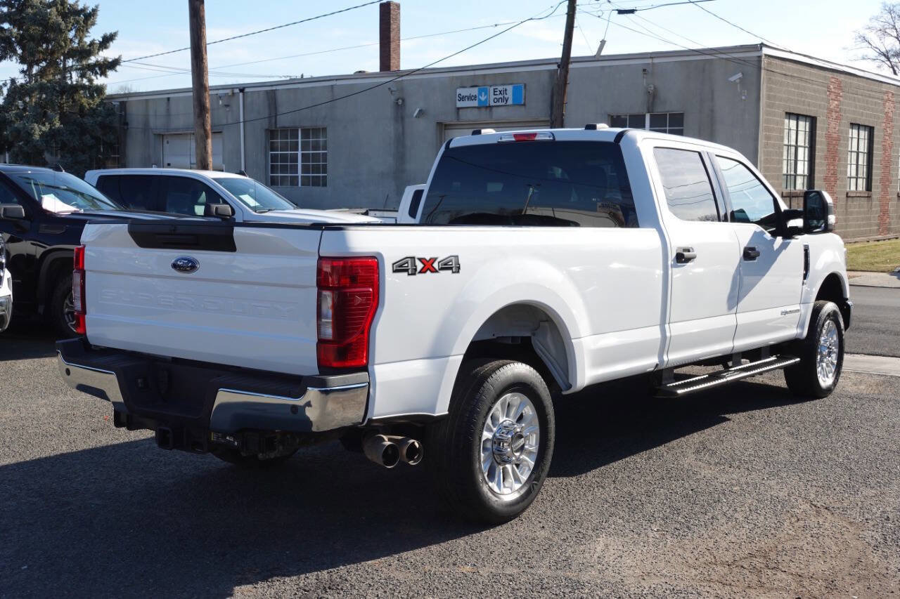 Used 2022 Ford F350 XLT w/ XLT Value Package image 3
