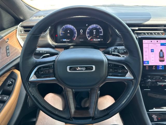 Used 2025 Jeep Grand Cherokee L Summit AWD/4WD image 15