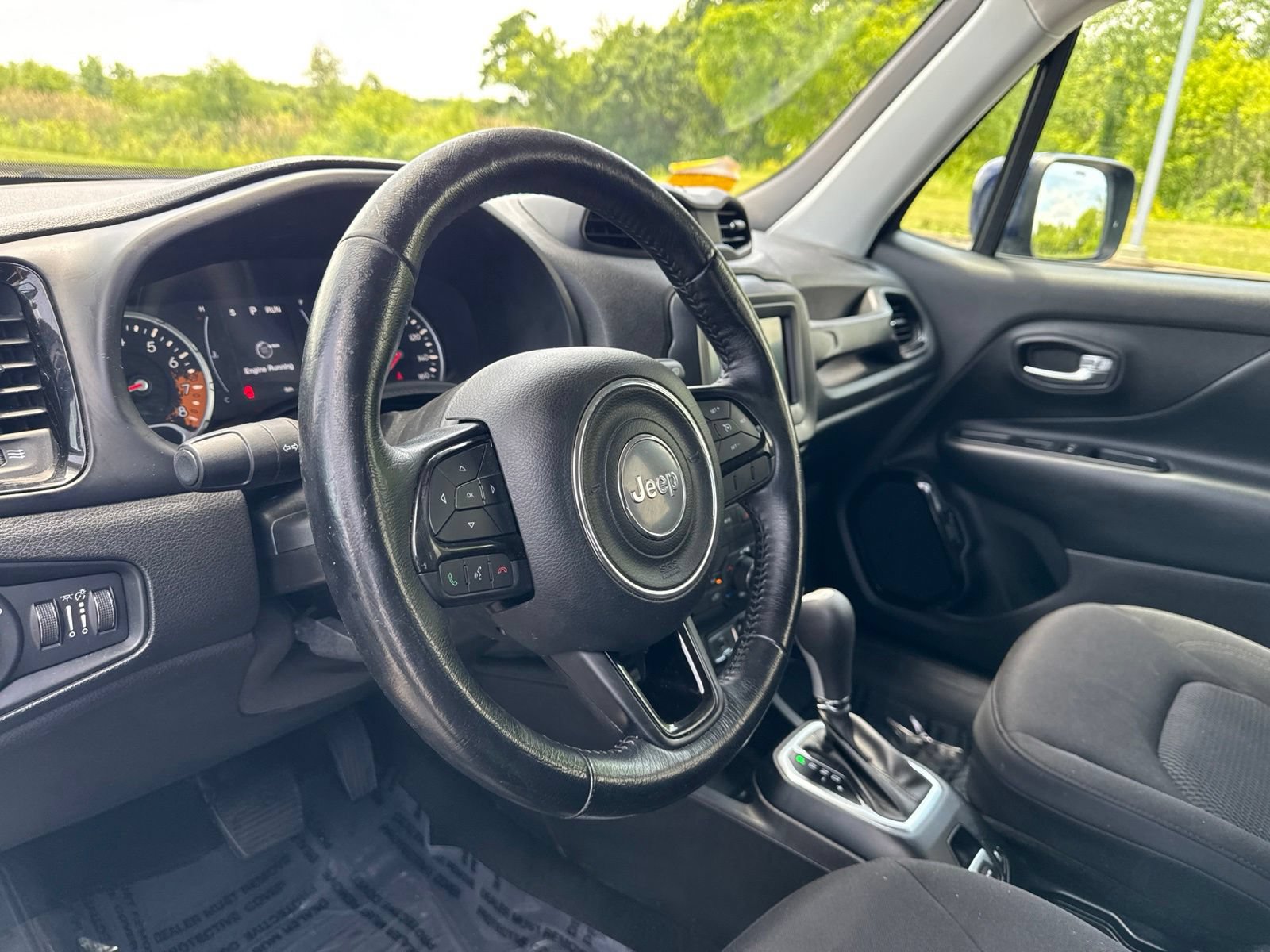 Used 2018 Jeep Renegade Altitude w/ Cold Weather Group FWD image 22