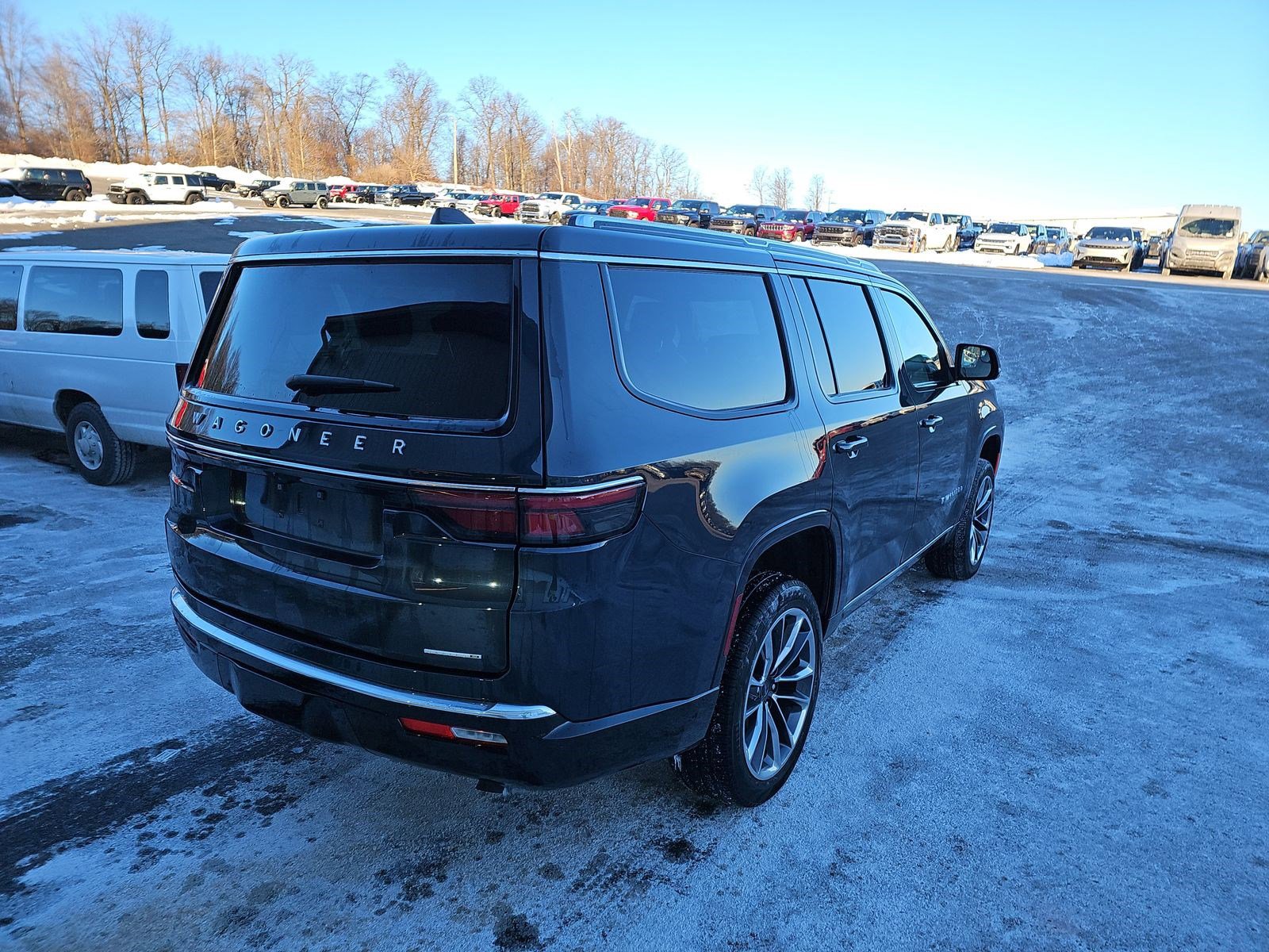 Used 2024 Jeep Wagoneer Series III w/ Premium Group I image 5