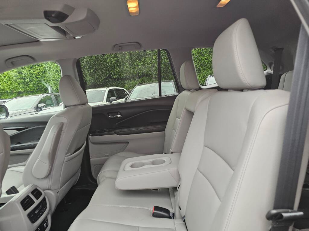 Used 2019 Honda Pilot Touring image 18