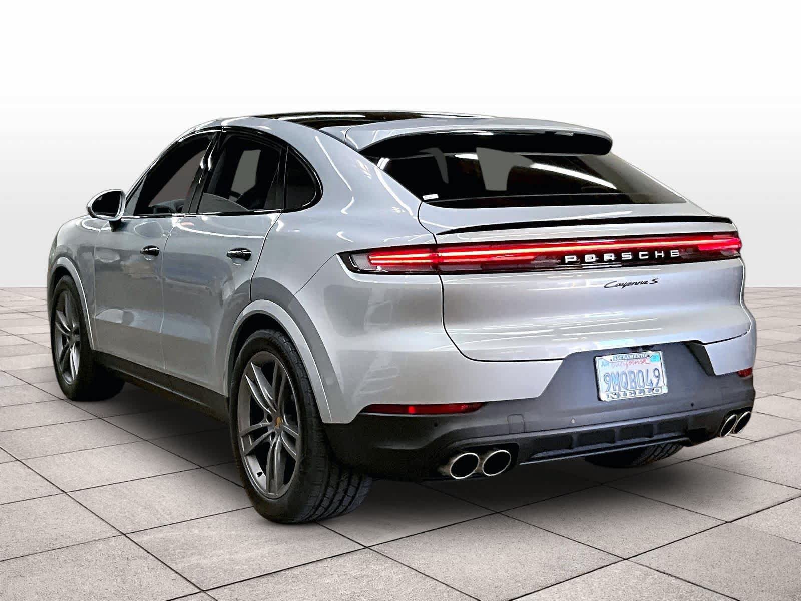 Used 2024 Porsche Cayenne S AWD/4WD image 15