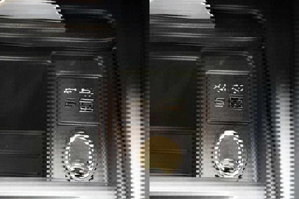 Used 2021 INFINITI QX50 Luxe w/ Appearance Package image 27