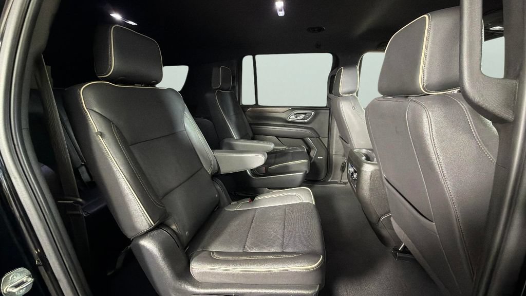 Used 2023 Chevrolet Suburban Premier RWD image 34