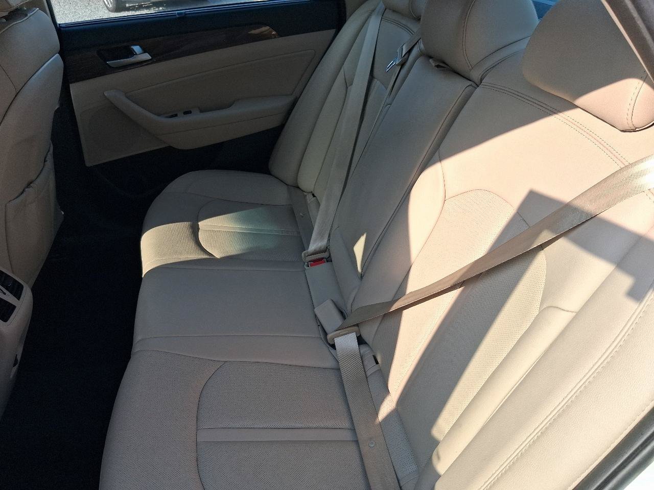 Used 2016 Hyundai Sonata Limited w/ Option Group 05 FWD image 19