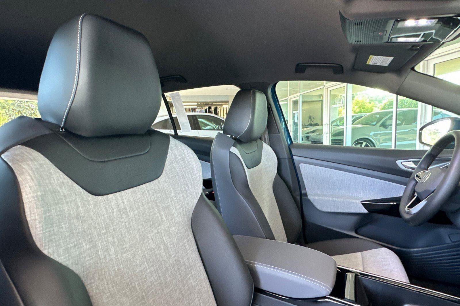 New 2025 Volkswagen ID.4 Pro image 16