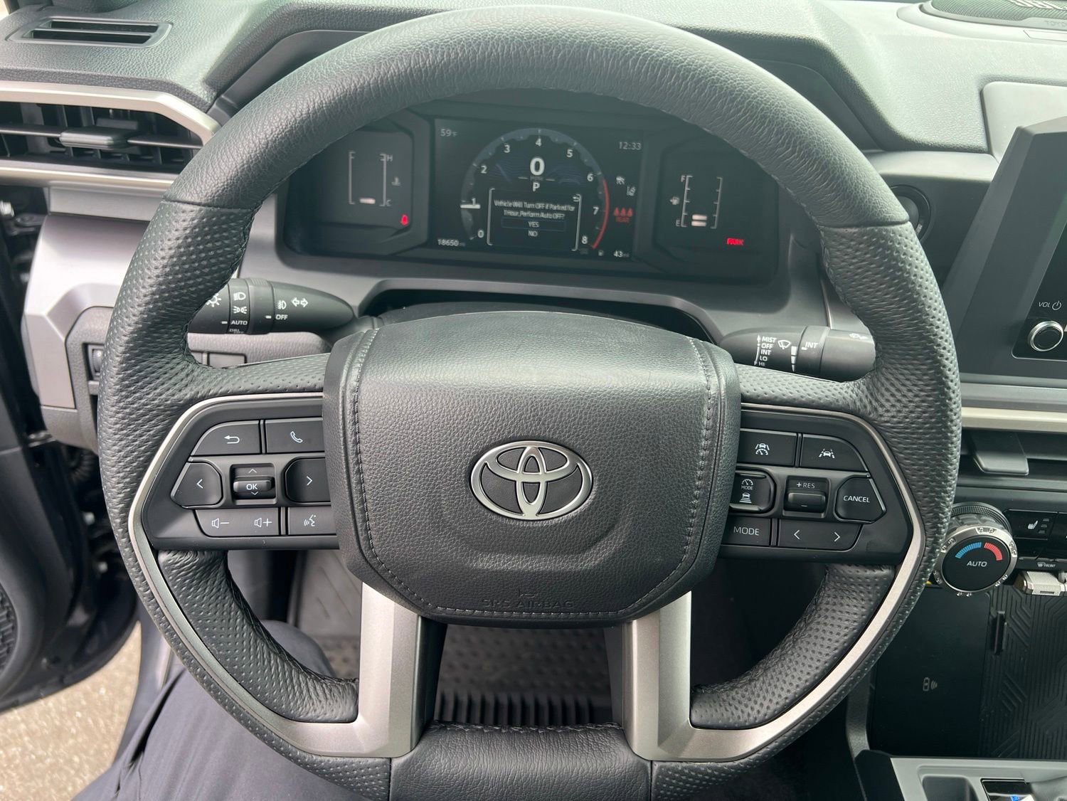 Used 2025 Toyota Tacoma SR5 AWD/4WD image 16
