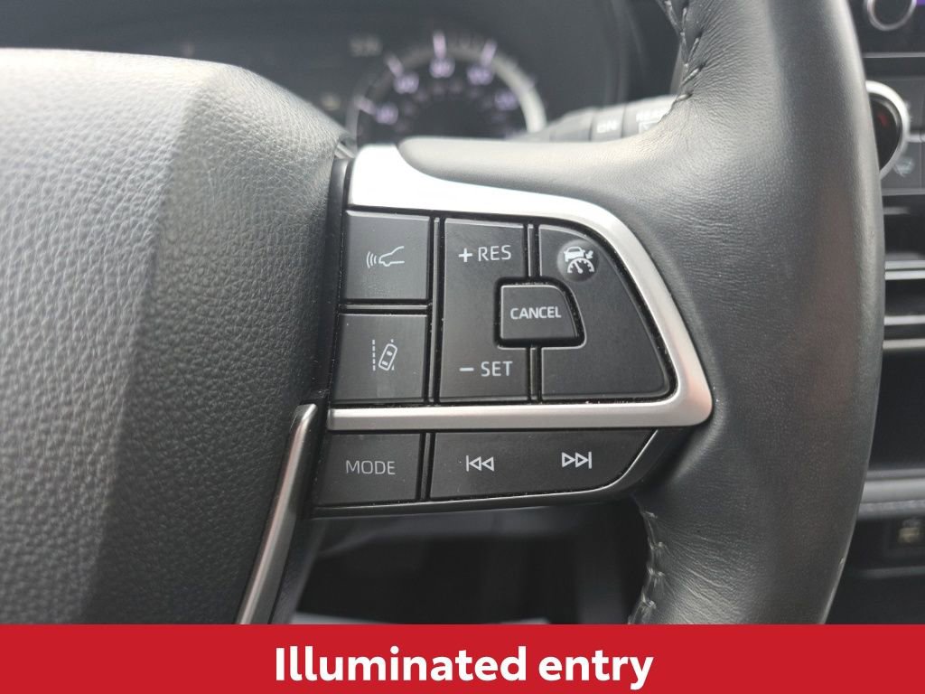 Used 2024 Toyota Highlander LE image 28
