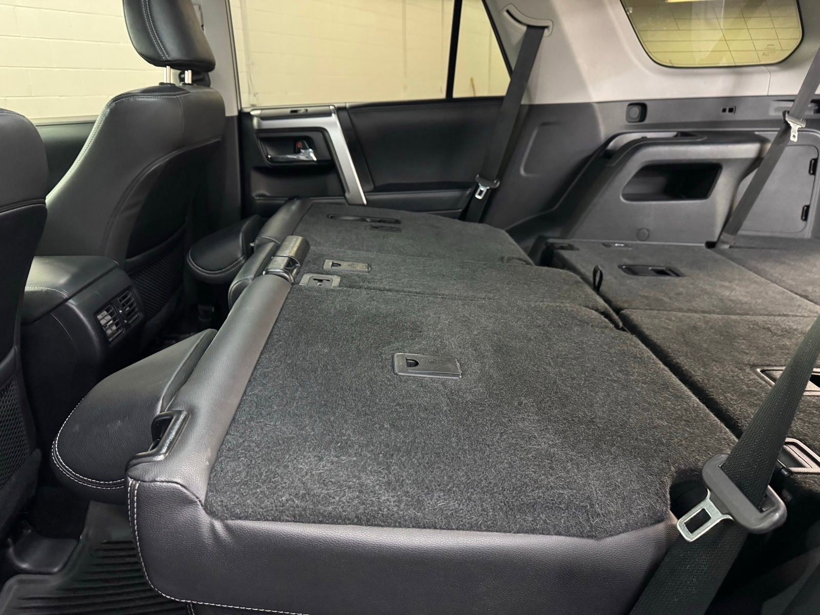 Used 2020 Toyota 4Runner SR5 Premium w/ Moonroof Package image 33