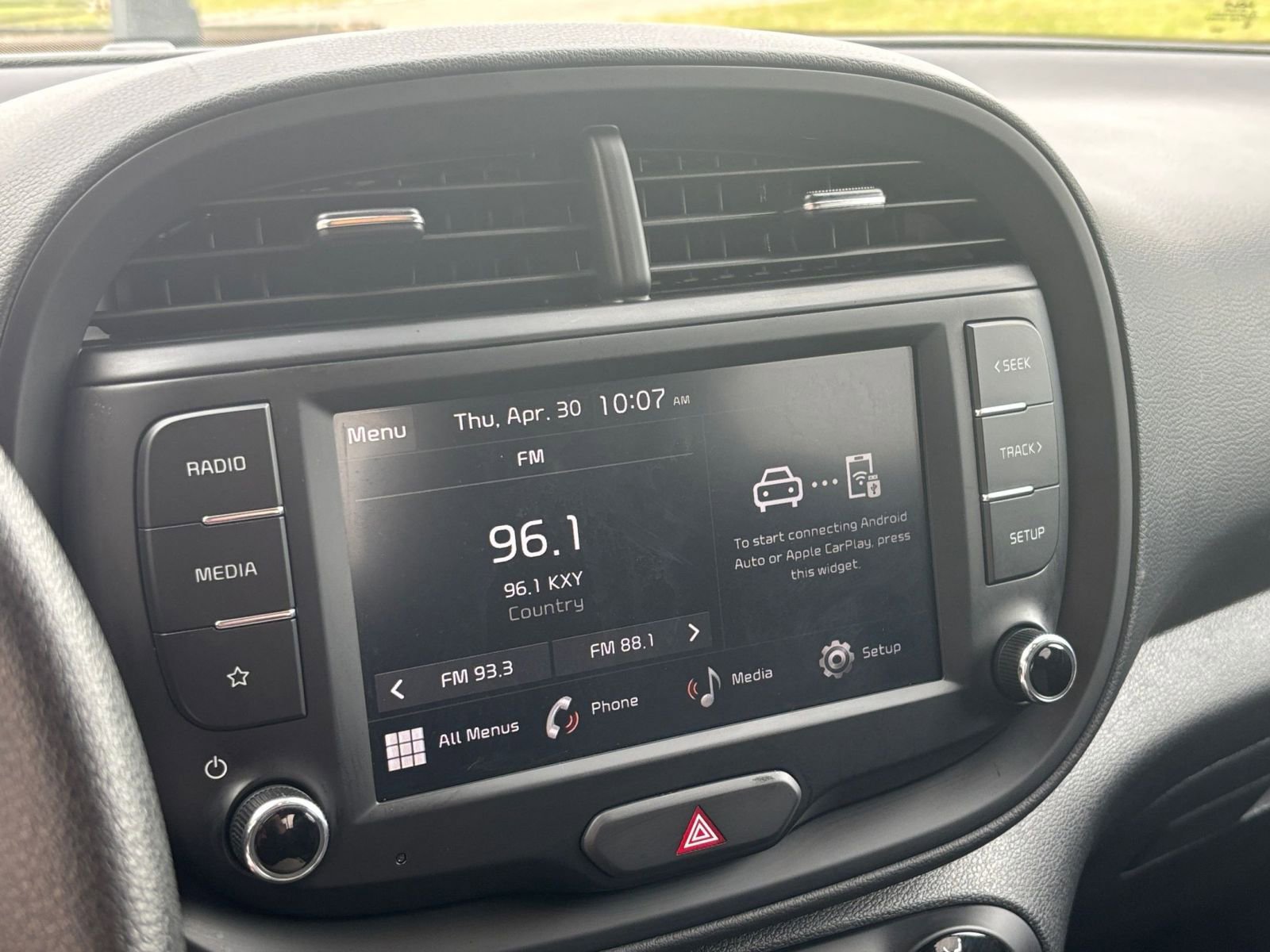 Used 2025 Kia Soul LX w/ LX Technology Package FWD image 20
