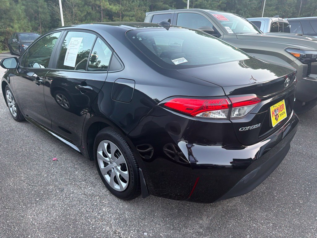 Used 2026 Toyota Corolla LE FWD image 2