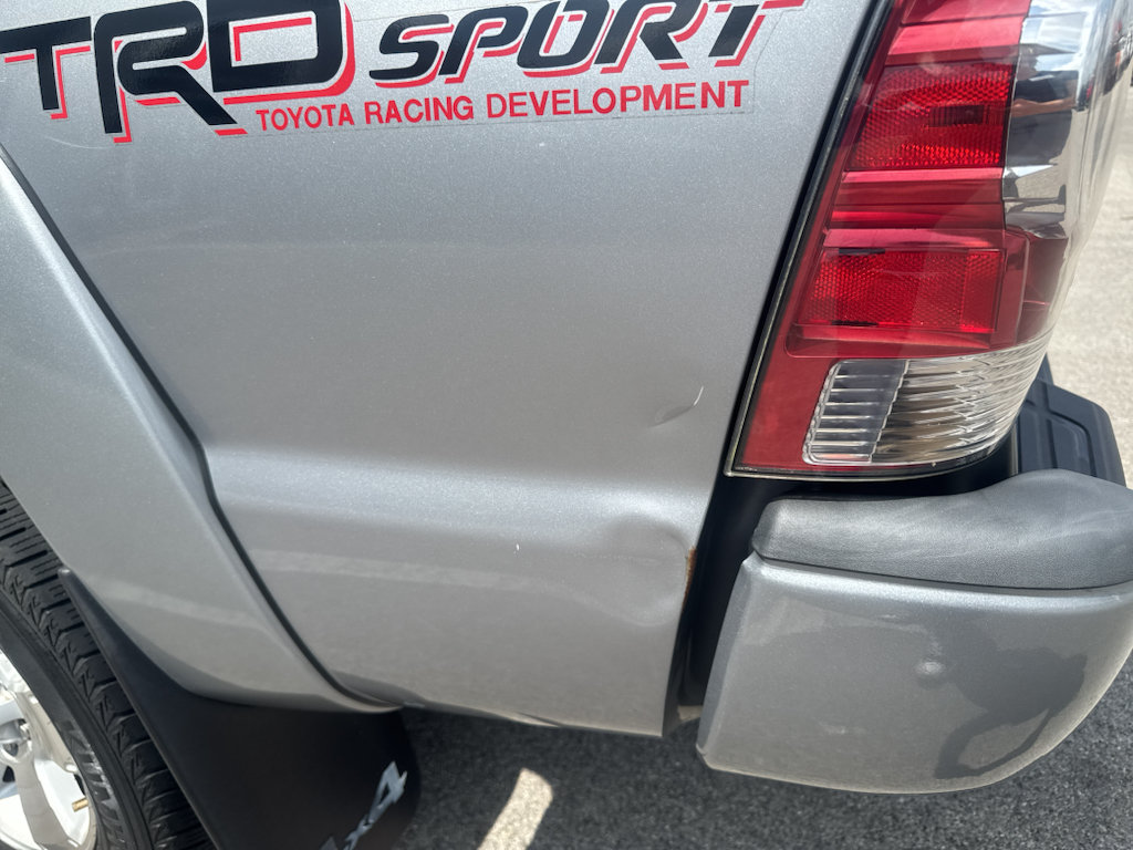 Used 2015 Toyota Tacoma 4x4 Double Cab w/ TRD Sport Package image 4