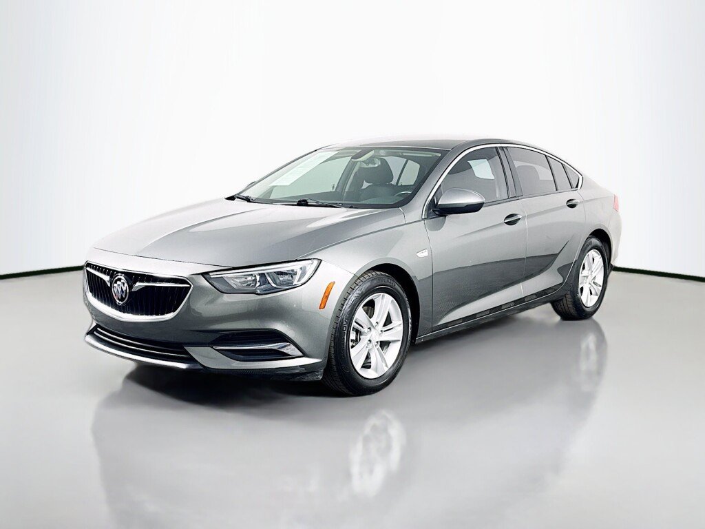 Used 2018 Buick Regal Preferred FWD image 1