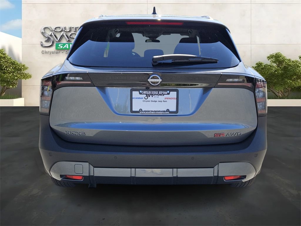 Used 2025 Nissan Kicks SR AWD/4WD image 4