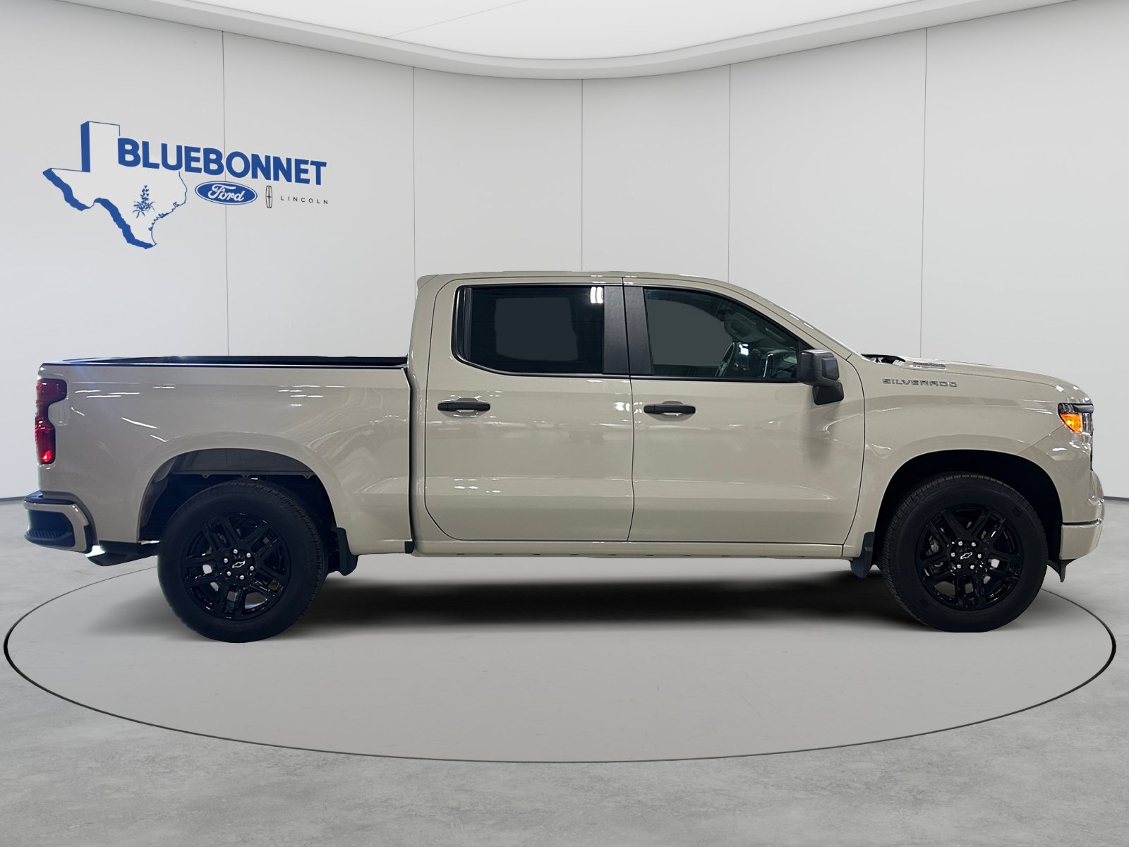 Used 2026 Chevrolet Silverado 1500 Custom RWD image 4