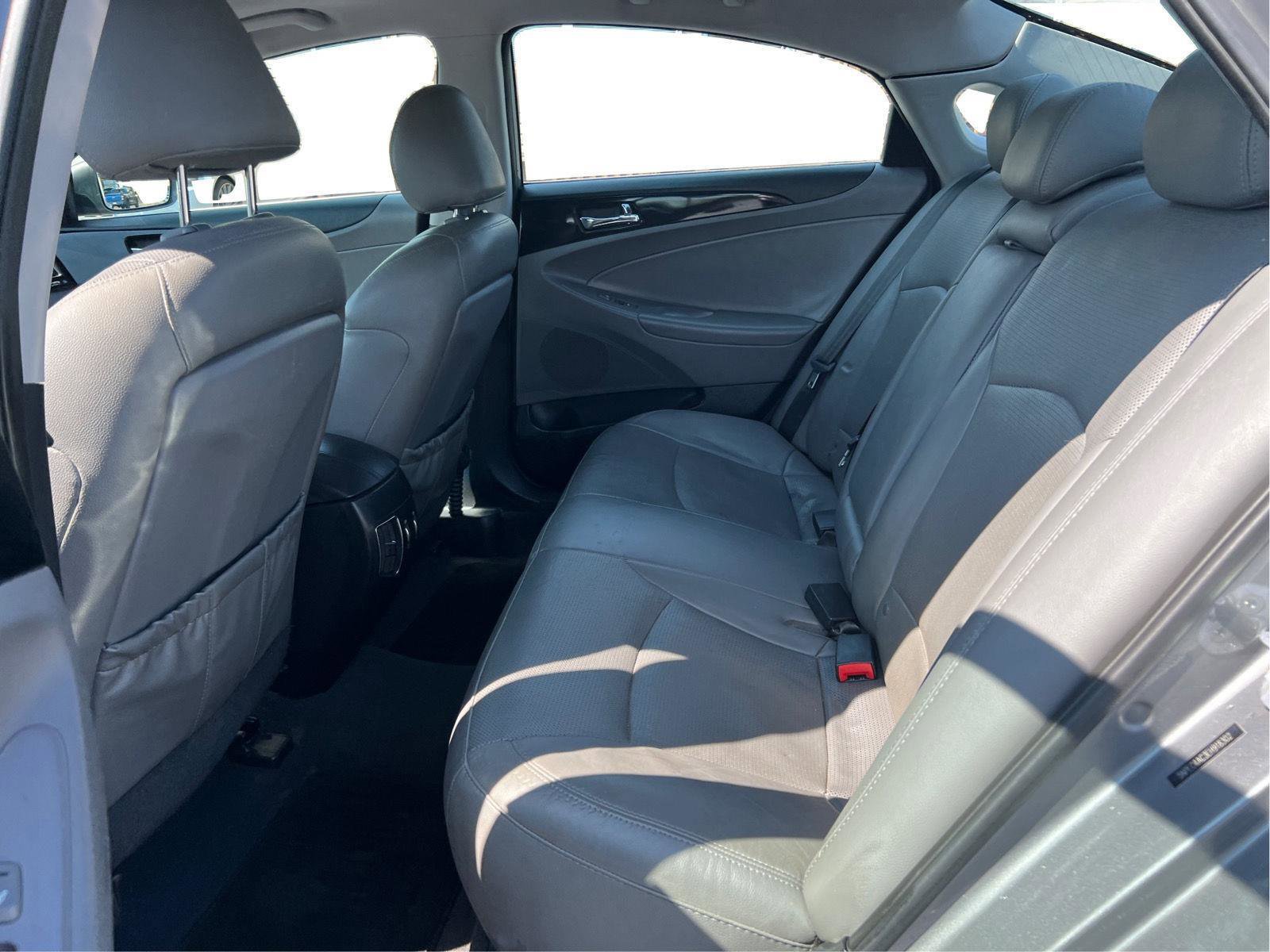 Used 2014 Hyundai Sonata Limited w/ Technology Package 05 FWD image 10