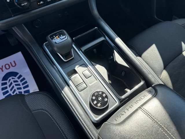 Used 2025 Nissan Pathfinder SV AWD/4WD image 23