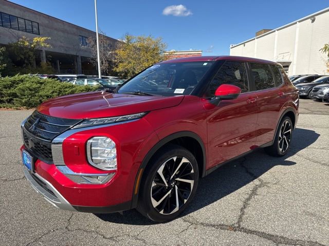 Used 2022 Mitsubishi Outlander SE image 3