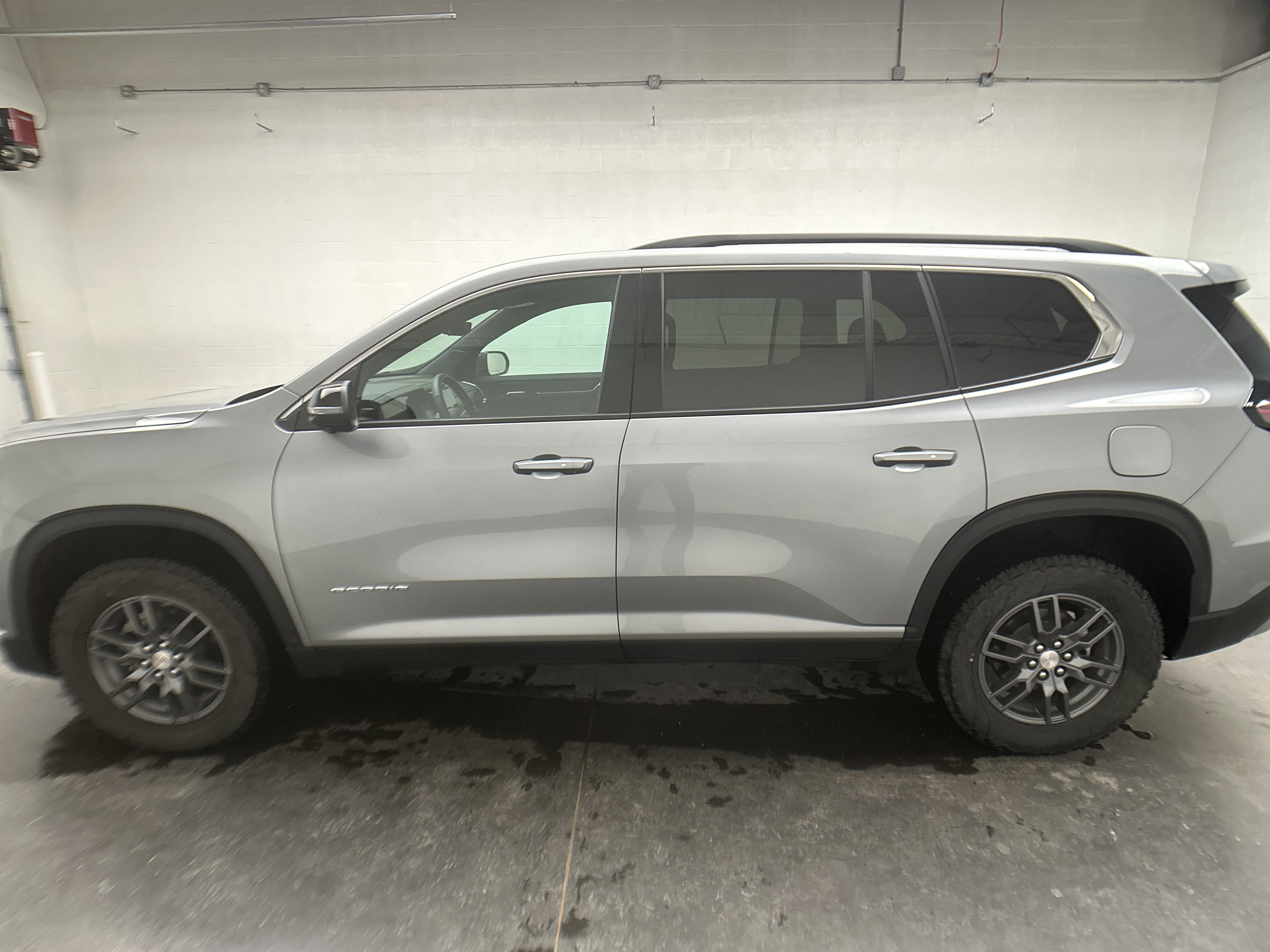 Used 2026 GMC Acadia Elevation image 6