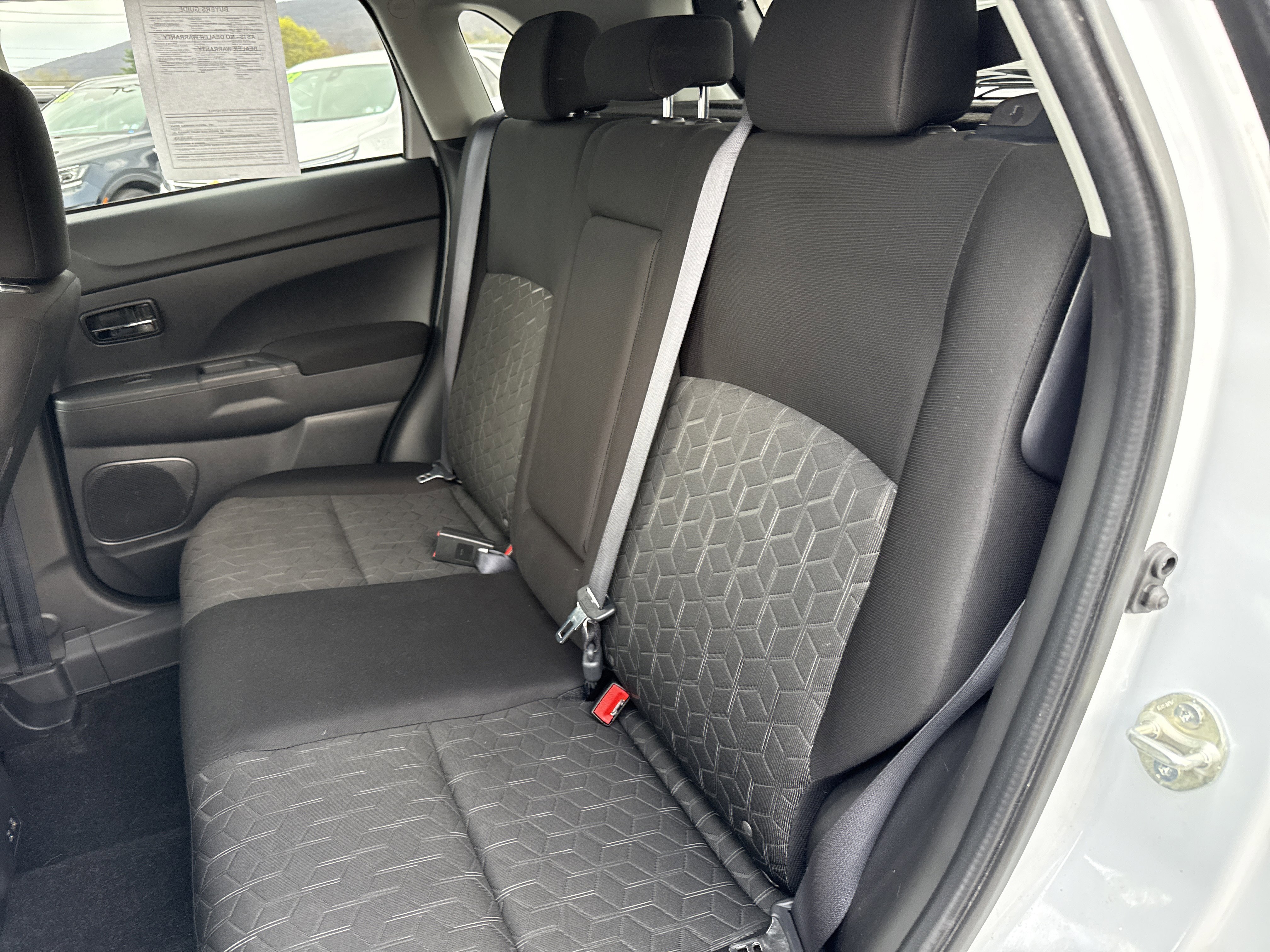 Used 2024 Mitsubishi Outlander Sport LE image 12