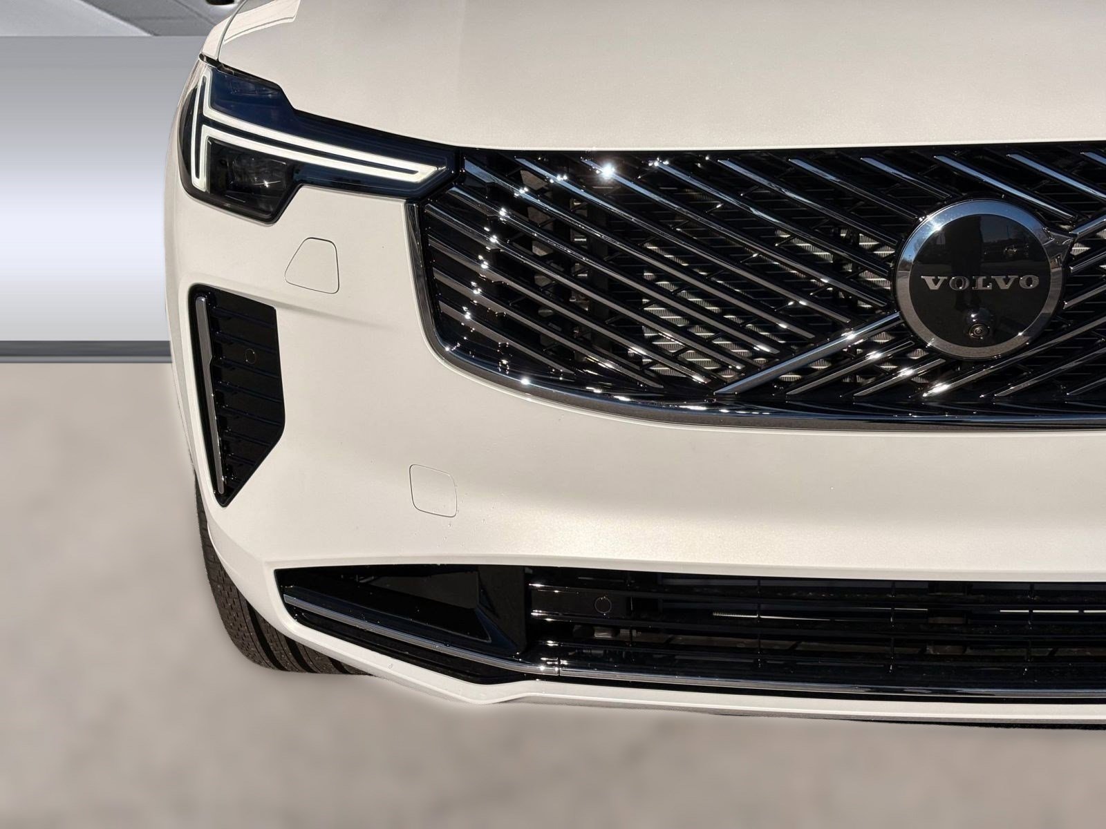 New 2026 Volvo XC90 T8 Plus w/ Protection Package AWD/4WD image 19