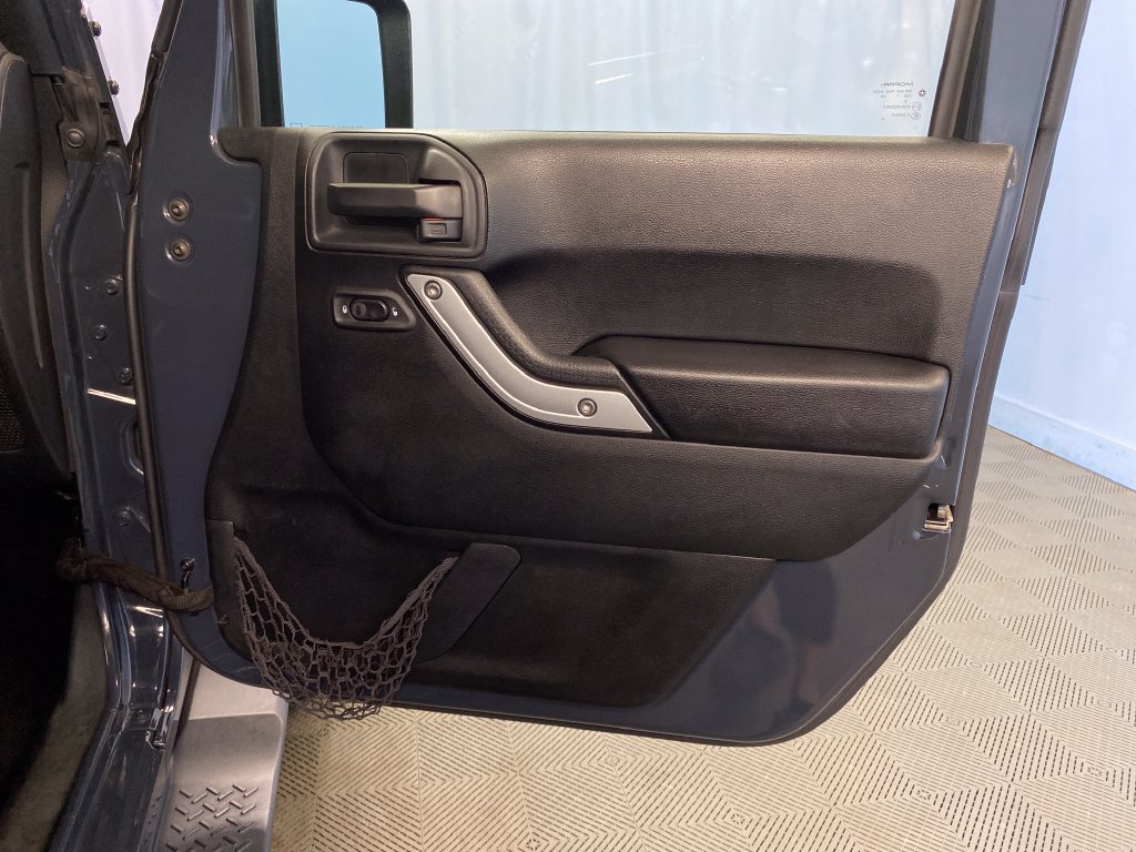 Certified 2017 Jeep Wrangler Unlimited Sahara w/ Connectivity Group AWD/4WD image 40