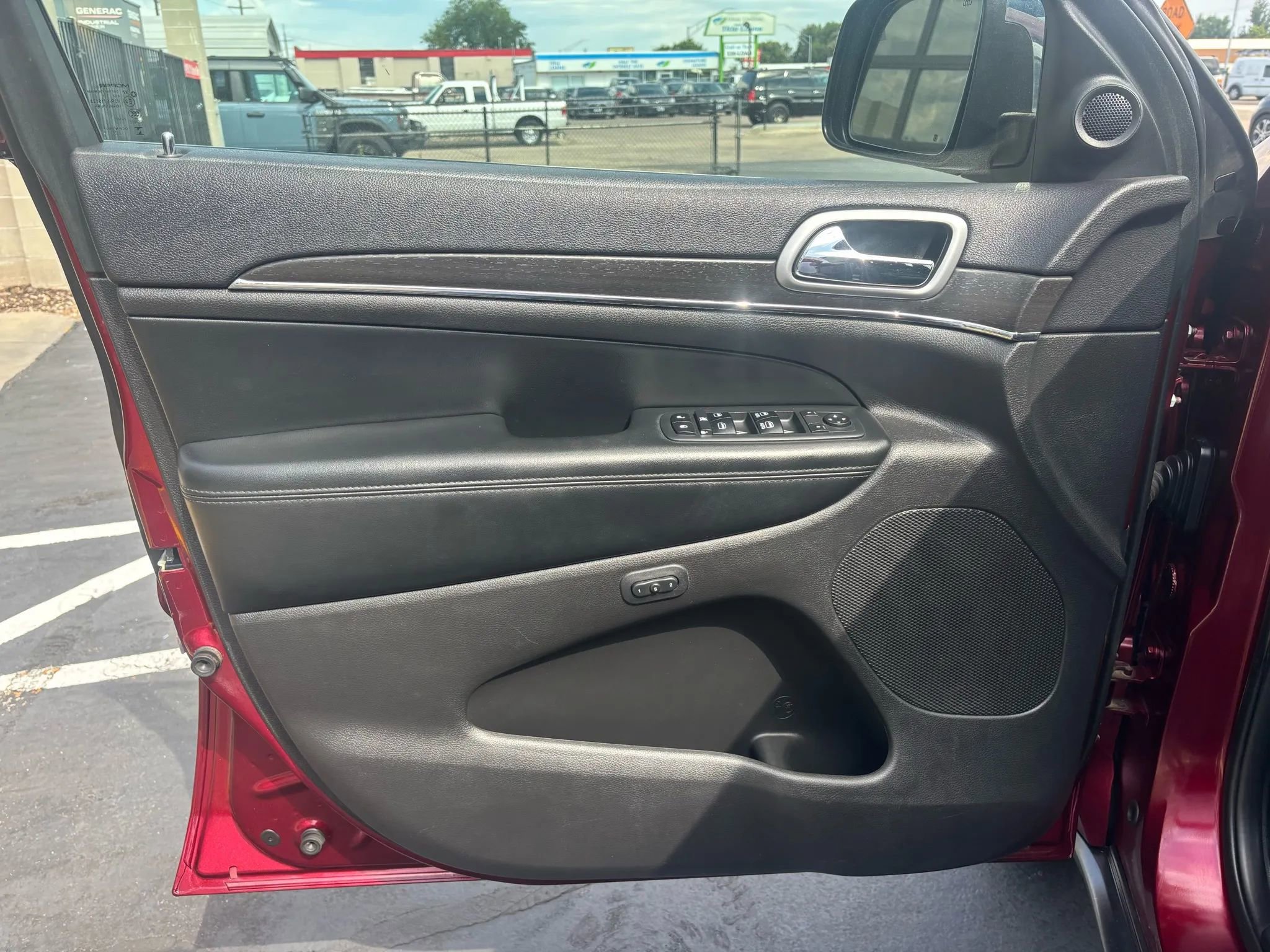 Used 2018 Jeep Grand Cherokee Limited image 15