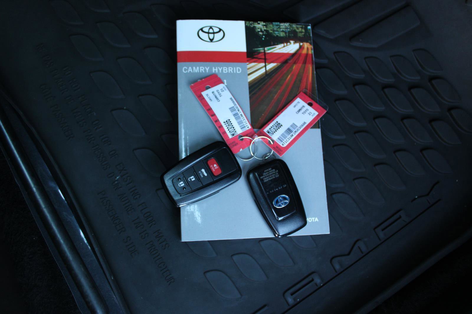 Used 2021 Toyota Camry LE image 25