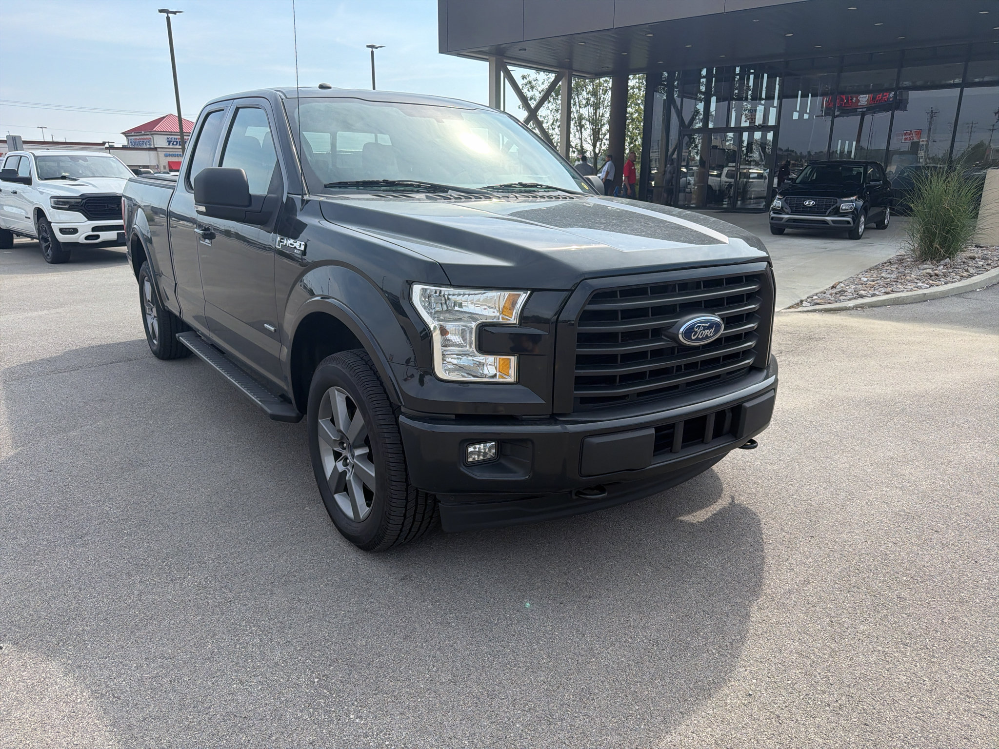 Used 2017 Ford F150 XLT w/ Equipment Group 302A Luxury AWD/4WD image 1
