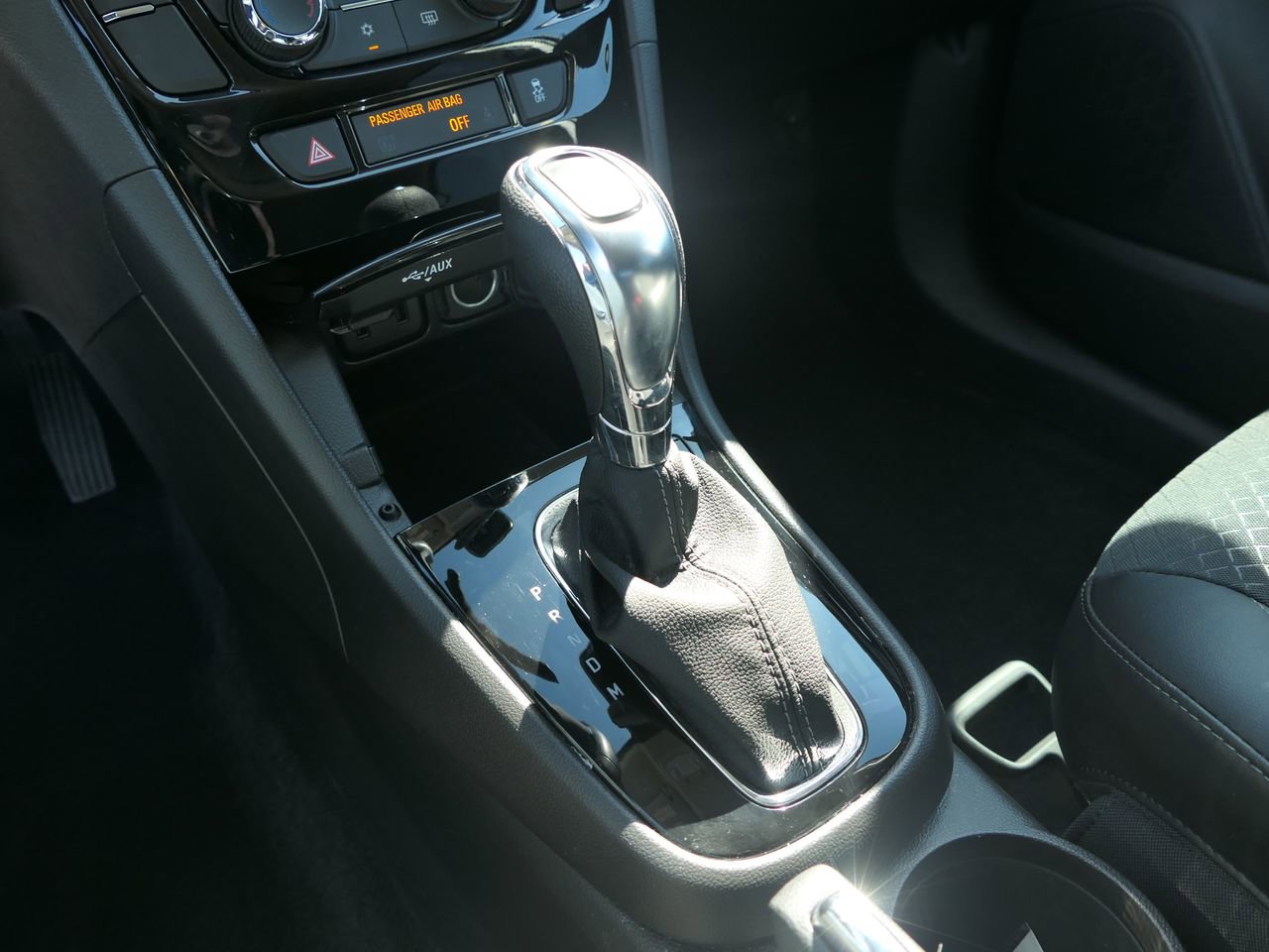 Used 2022 Buick Encore Preferred w/ Safety Package image 22