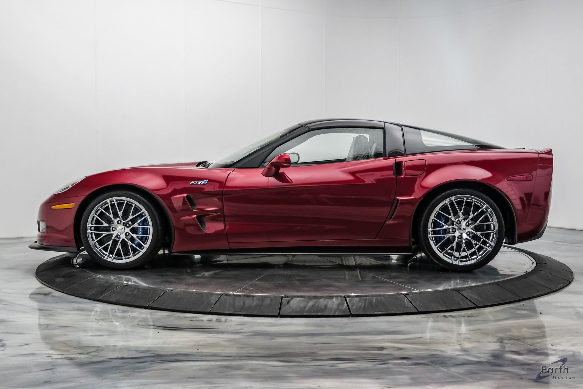 Used 2010 Chevrolet Corvette ZR1 w/ Preferred Equipment Group RWD image 8
