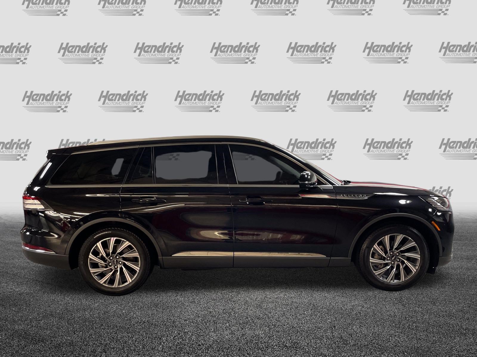 Used 2025 Lincoln Aviator 2WD image 11