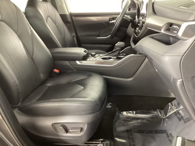 Used 2024 Toyota Highlander Limited AWD/4WD image 23