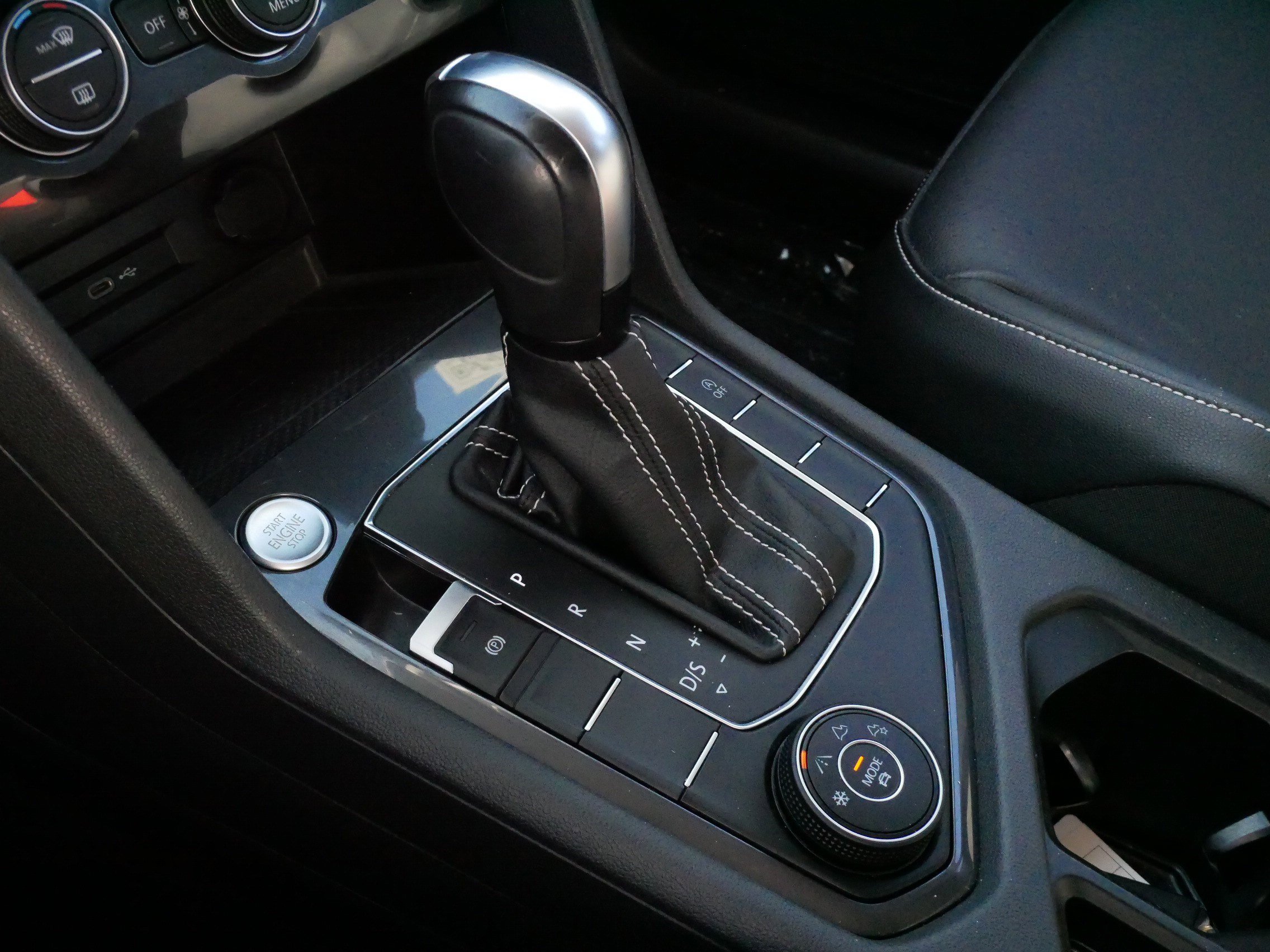 Certified 2021 Volkswagen Tiguan SE AWD/4WD image 24