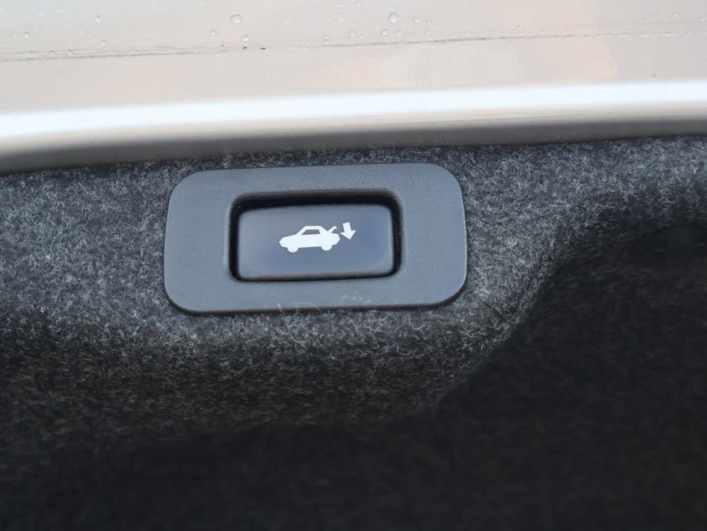 Used 2018 Lexus ES 350 w/ Luxury Package w/Wood Trim FWD image 16