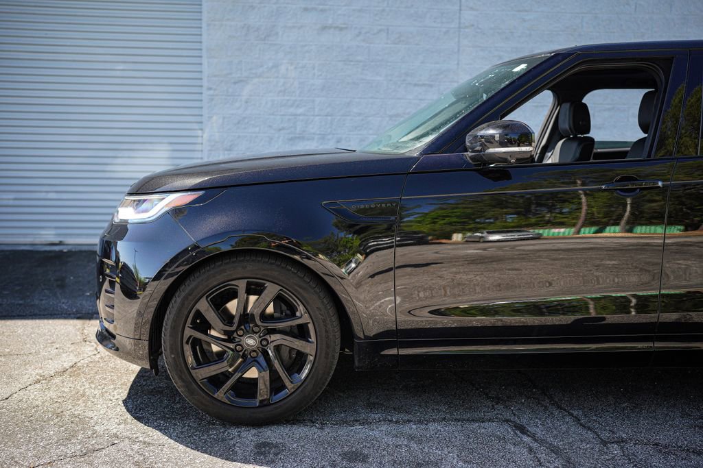 Used 2023 Land Rover Discovery S R-Dynamic image 11