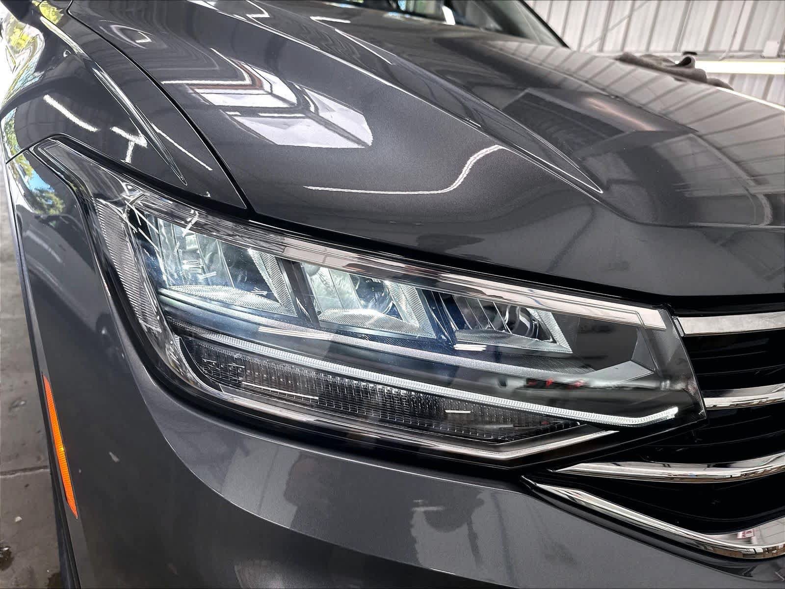 Used 2023 Volkswagen Tiguan SE FWD image 35