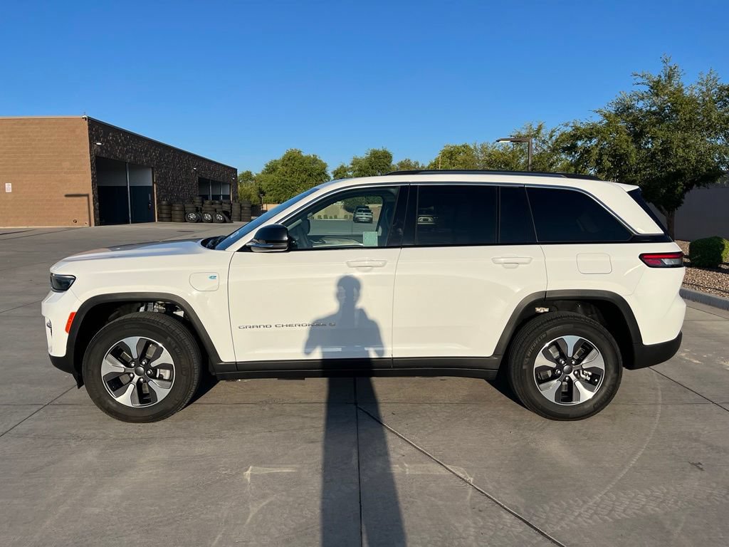 Used 2023 Jeep Grand Cherokee 4WD 4xe image 11