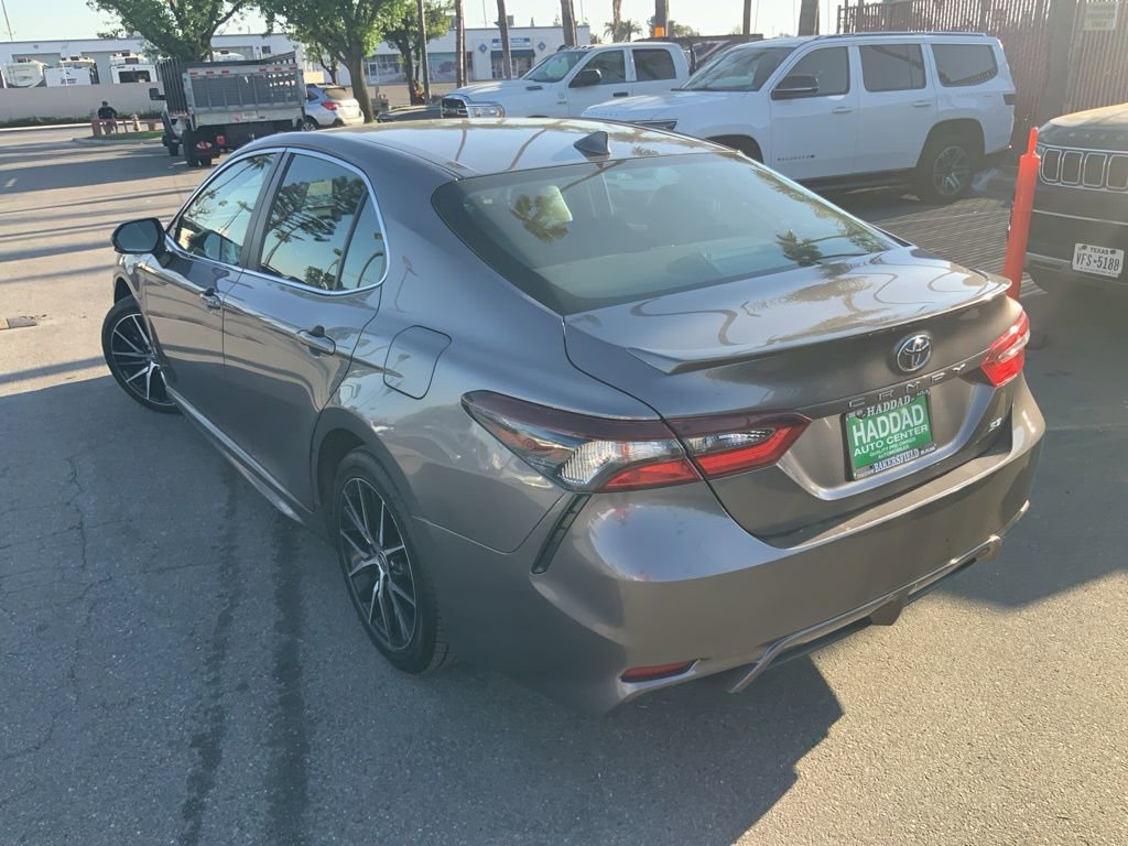 Used 2024 Toyota Camry SE w/ Cold Weather Package image 5