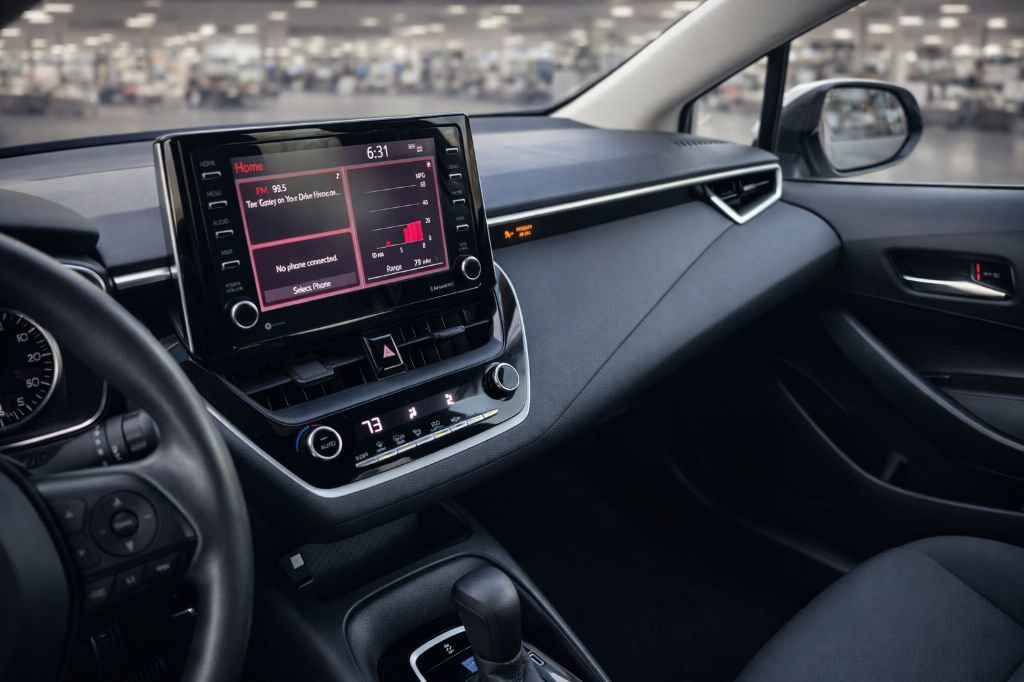 Used 2021 Toyota Corolla LE image 5