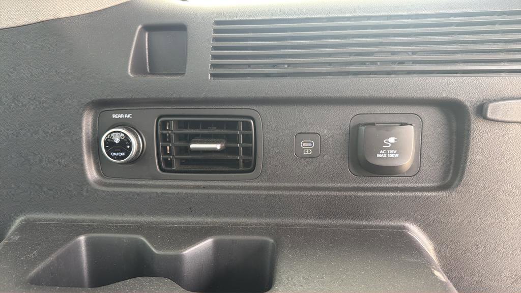 Used 2025 Hyundai Santa Fe Limited image 15